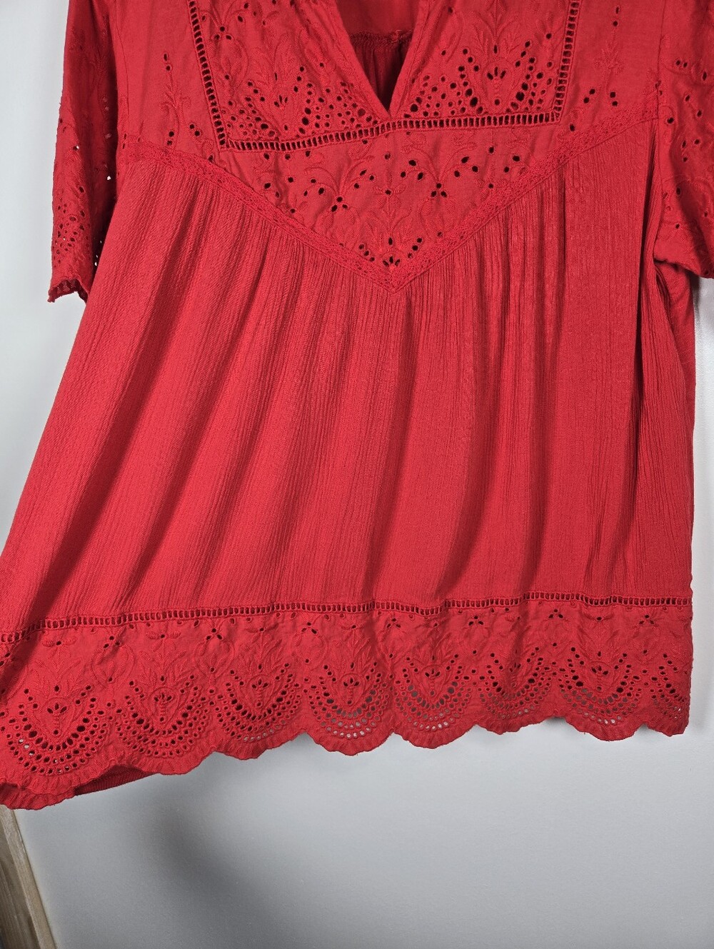 Knox Rose Red V-Neck Eyelet Mixed Media Boho Prairie Peasant Top Size XL - Picture 7 of 11